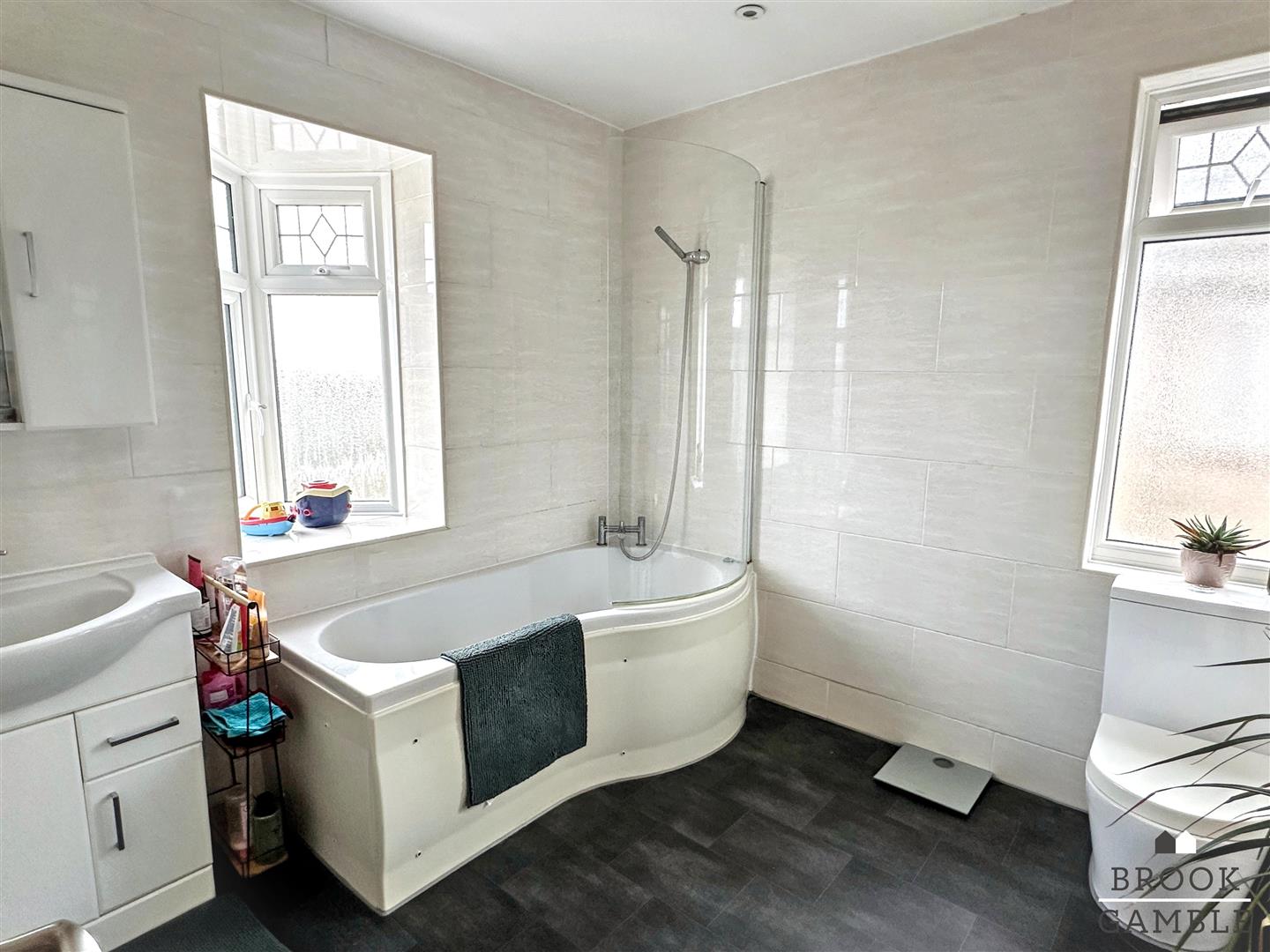 3 Bedroom House. Victoria Drive in Eastbourne,  22